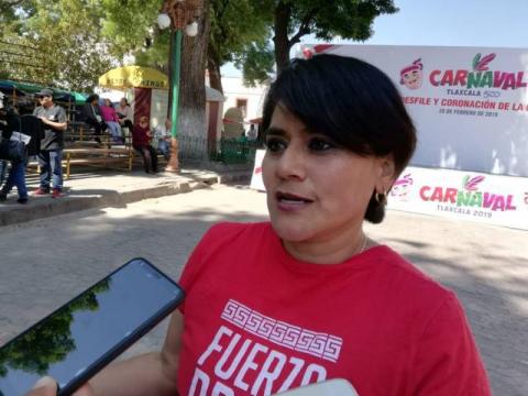 Maestros de inglés piden ayuda a Mena, llevan 2 meses sin trabajo