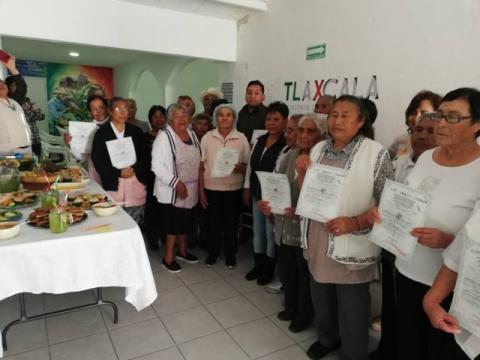 En Tequexquitla se llevó a cabo la clausura del curso comida saludable en el adulto mayor imagen 2