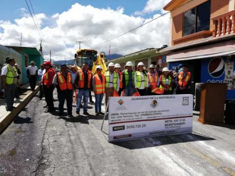 Construyen casi 500 metros de drenaje en San José Teacalco imagen 3