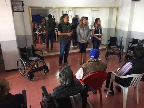 Gobierno de Apizaco hace entrega de sillas de ruedas gratuitas imagen 7