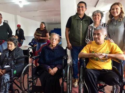 Gobierno de Apizaco hace entrega de sillas de ruedas gratuitas imagen 3