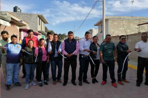 Oscar Murias sigue entregando obra pública en Nativitas