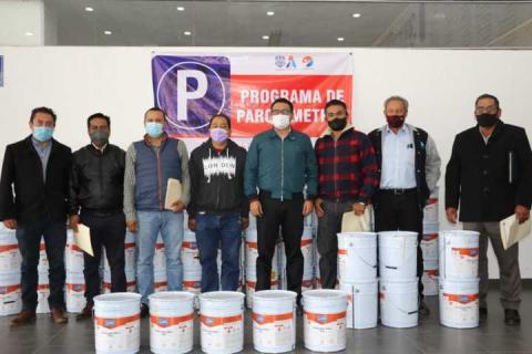 Con Parquímetros, se entregan 70 cubetas de pintura a comunidades de Apizaco imagen 1