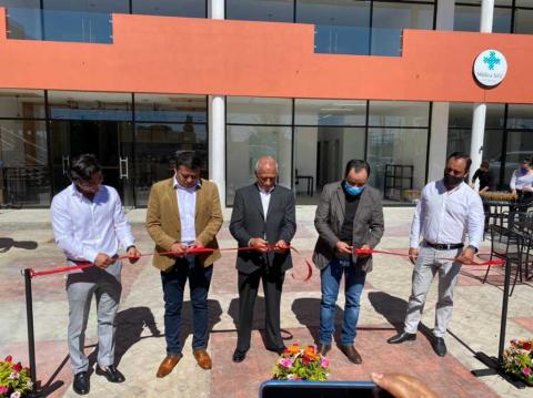 Autoridades y empresarios inauguran la Plaza Centenario en Apizaco imagen 1