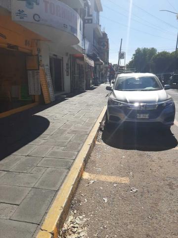 El Ayuntamiento de Apizaco lucra con las banquetas imagen 1