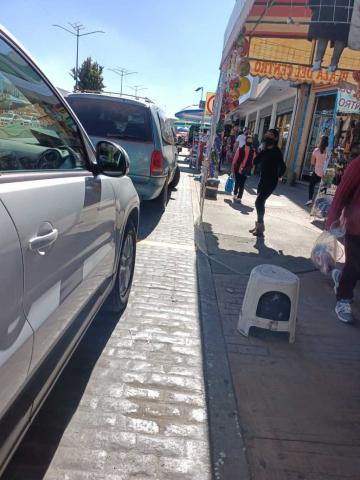 El Ayuntamiento de Apizaco lucra con las banquetas imagen 2