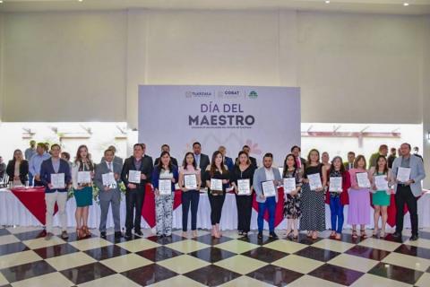 Entregó COBAT 15 nombramientos definitivos a personal docente imagen 3