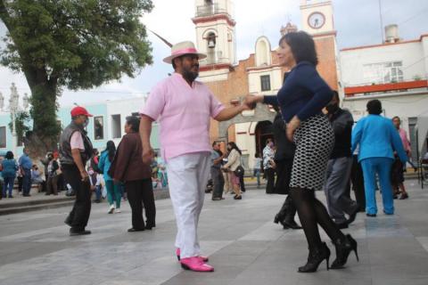 Exitoso tercer vienes de danzón en Chiautempan imagen 3