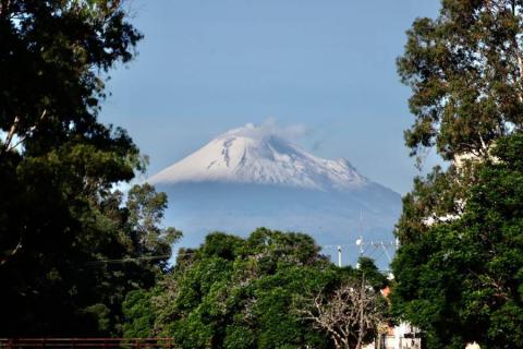 Cómo amaneció el volcán Popocatépetl este día visto desde Tlaxcala imagen 4