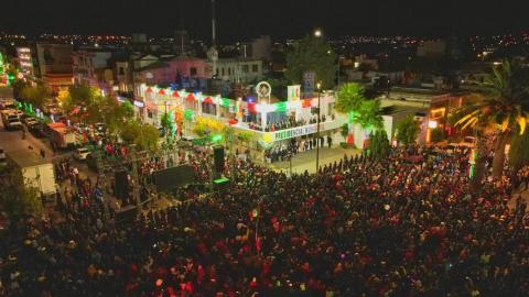 Pablo Badillo encabeza el Grito de Independencia en Apizaco imagen 1
