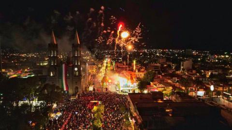 Pablo Badillo encabeza el Grito de Independencia en Apizaco imagen 2