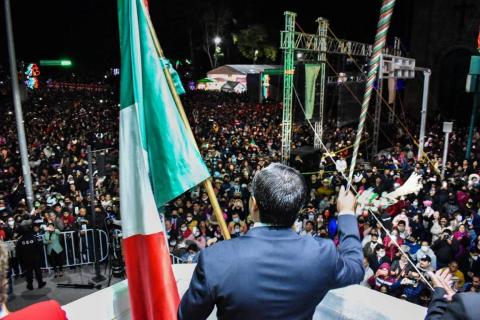 Pablo Badillo encabeza el Grito de Independencia en Apizaco imagen 4