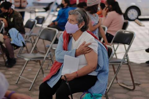 Se lleva a cabo jornada de vacunación en el Centro de Salud Urbano de Tlaxcala imagen 1