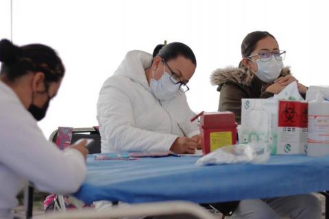 Se lleva a cabo jornada de vacunación en el Centro de Salud Urbano de Tlaxcala imagen 4