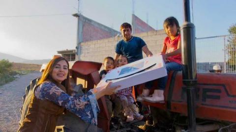 Miriam Martínez comparte Rosca de Reyes con familias en situación de vulnerabilidad imagen 1