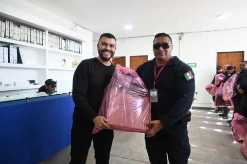 Alcalde de Santa Cruz Tlaxcala entrega uniformes a policías y retira su respaldo a la ciudadanía imagen 11