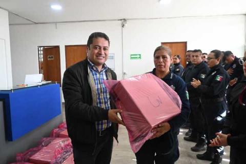 Alcalde de Santa Cruz Tlaxcala entrega uniformes a policías y retira su respaldo a la ciudadanía imagen 13