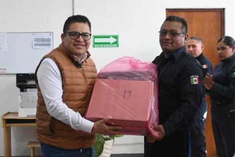 Alcalde de Santa Cruz Tlaxcala entrega uniformes a policías y retira su respaldo a la ciudadanía imagen 6