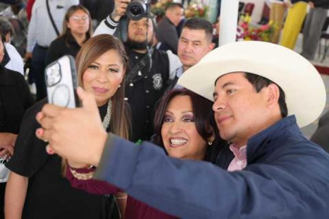 Obras y acciones impulsan transformación en Axocomanitla con inversión estatal de más de 25 mdp imagen 3