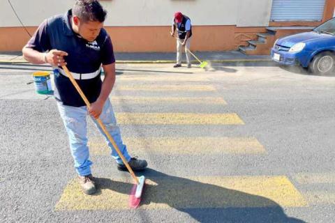 Cuadrillas Municipales realizan labores nocturnas para mejorar la imagen urbana en la capital imagen 8