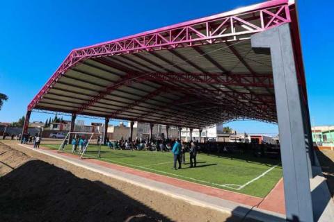 Gobernadora entrega nueva techumbre en beneficio de más de mil 200 alumnos de Chiautempan imagen 8