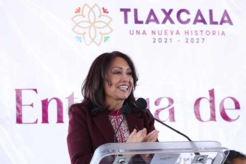 Gobernadora entrega nueva techumbre en beneficio de más de mil 200 alumnos de Chiautempan imagen 1
