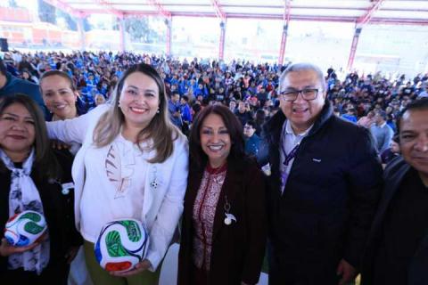 Gobernadora entrega nueva techumbre en beneficio de más de mil 200 alumnos de Chiautempan imagen 6