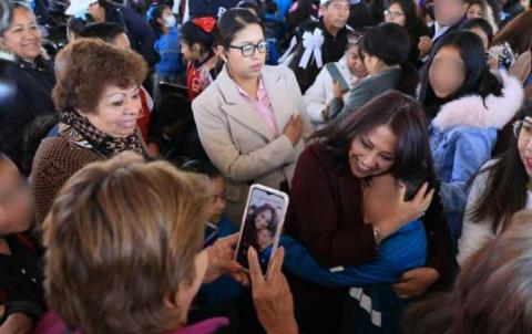 Gobernadora entrega nueva techumbre en beneficio de más de mil 200 alumnos de Chiautempan imagen 5