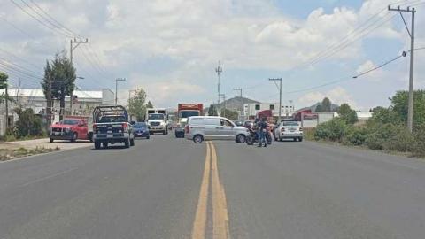 Policía de Tetla actúa con rapidez y evita riesgo mayor en incendio de unidad sobre la Apizaco–Tlaxco imagen 1