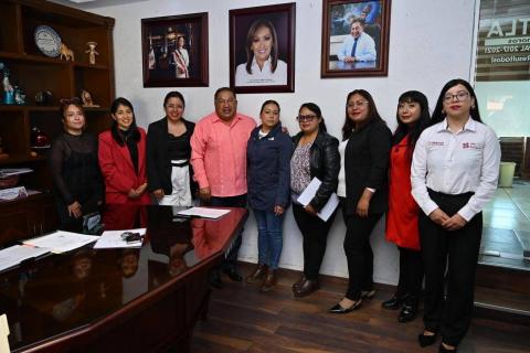 Alcalde de Ixtacuixtla recibe quienes integran el Centro Libre de Mujeres