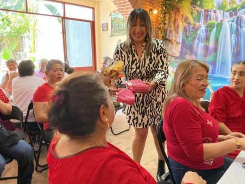 Celebran a mamás con una cálida convivencia organizada por el IMM imagen 3