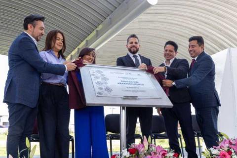 Salvador Santos Cedillo y la Gobernadora Lorena Cuéllar inauguran la “Ciudad Del Abastecimiento” imagen 4