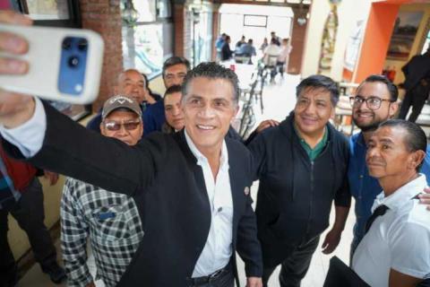Su trabajo pone en alto a tlaxcala: Alfonso Sánchez García en el día del artesano imagen 1