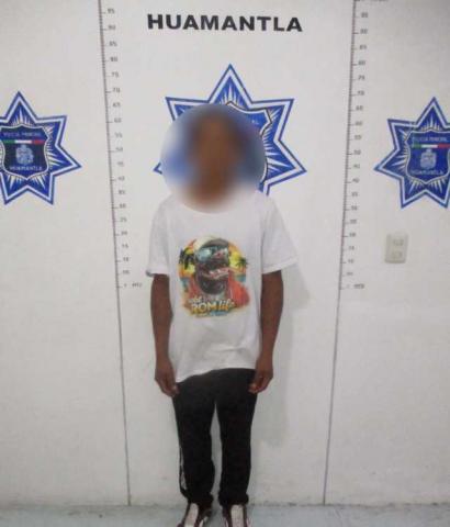 Asegura Seguridad Pública a dos personas por presunta posesión de sustancias ilícitas imagen 3