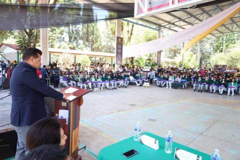 La educación y las raíces comunitarias son la base para construir el futuro: Carlos Augusto imagen 2