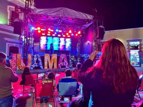 El escenario cultural de la Feria Internacional del arte efímero y la dalia vivió una noche llena de música imagen 2