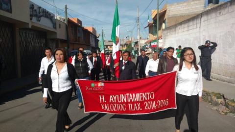 Alcalde de Xaloztoc vitoreó a héroes de la Independencia imagen 2