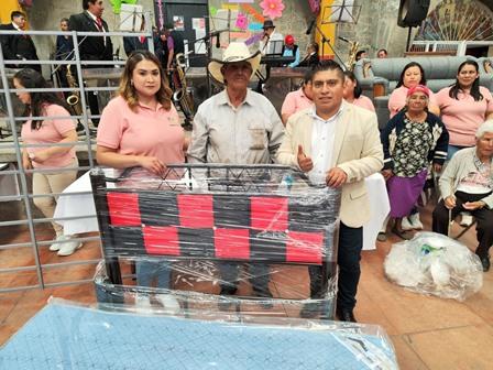 Los abuelos son el corazón de nuestras familias: alcalde de Xaltocan