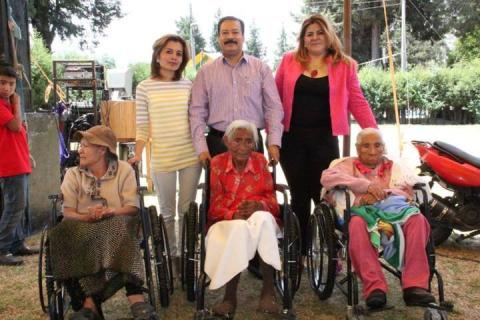 Román Sánchez apoya a las personas de la tercera edad imagen 2