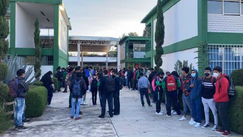Homero manda al matadero a alumnos del CECyTE de Zacatelco imagen 2