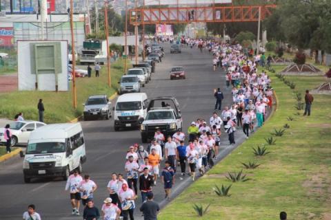 Jaime Noriega Vázquez cruza primero en la carrera atlética de la FUL imagen 5