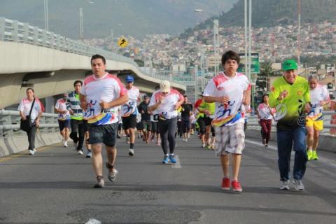 Jaime Noriega Vázquez cruza primero en la carrera atlética de la FUL imagen 6