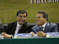 Juan Díaz de la Torre, Presidente Nacional del SNTE con el gobernador de Tlaxcala, Mariano González Zarur.