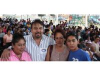 Habitantes de Loma Florida expresaron su simpatía a Justo Lozano Tovar, candidato del PAC a la alcaldía de Apizaco, porque consideran que es un hombre de compromisos y de resultados, con gran capacidad para gobernar Apizaco.